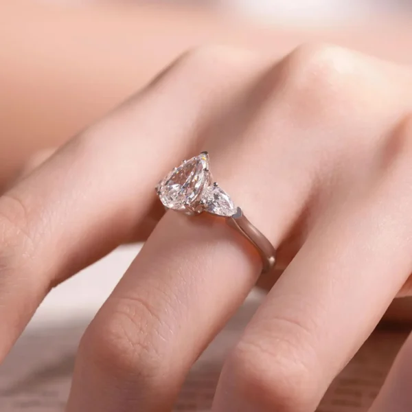 2 Carat Pear-Cut Diamond Solitaire Ring (4) 2 Carat Pear-Cut Diamond Solitaire Ring (4)