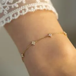 Minimal Design Diamond Bracelet (3) Minimal Design Diamond Bracelet (3)