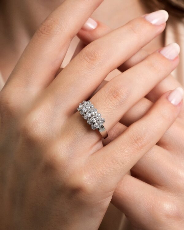 1.10 Carats E Color VS1 Grace Oval Lab Grown Diamond Ring