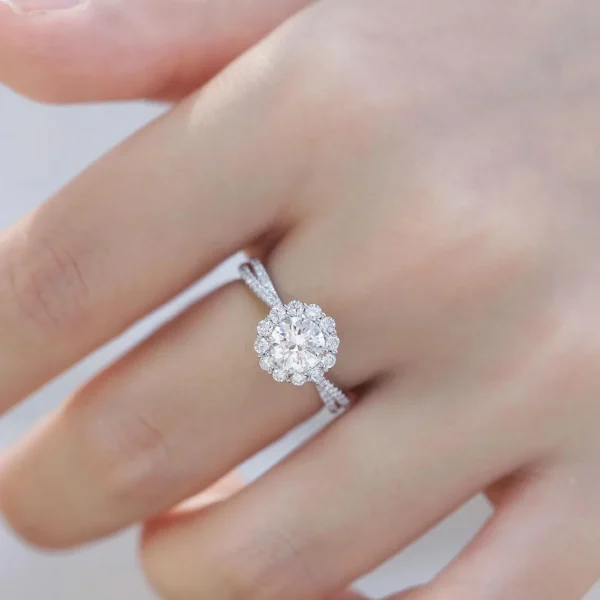 0.70 Carat Diamond Designer Solitaire Ring (5)