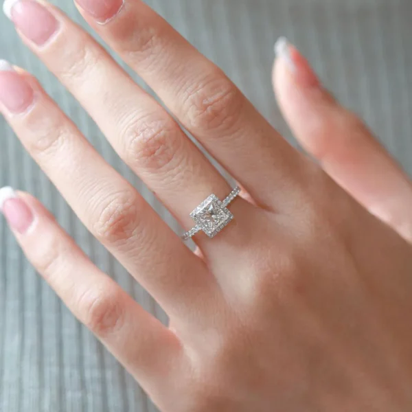 0.90 Carat Princess Cut Square Diamond Solitaire Ring (3)