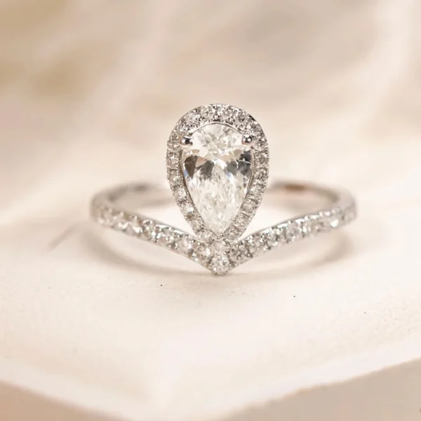 0.80 Carat Pear-Cut Diamond Solitaire Ring (3)