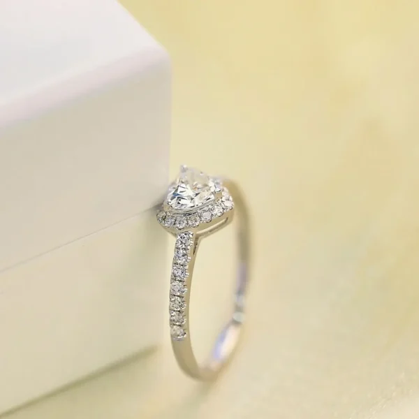 0.90 Carat Heart-Cut Diamond Solitaire Ring (4)