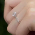 1 Carat HRD-Certified Oval Diamond Solitaire Ring (2)