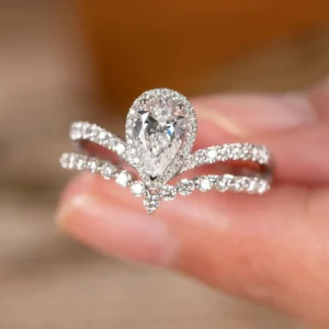 1 Carat Pear-Cut Diamond Solitaire Ring