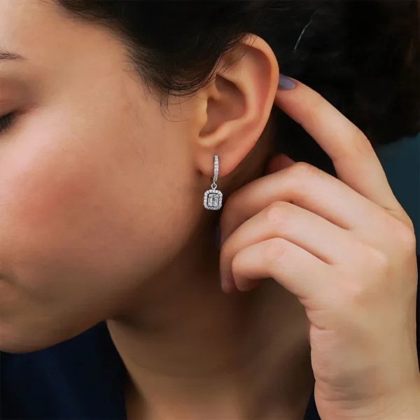 0.81 Carat Baguette Diamond Earrings (2)