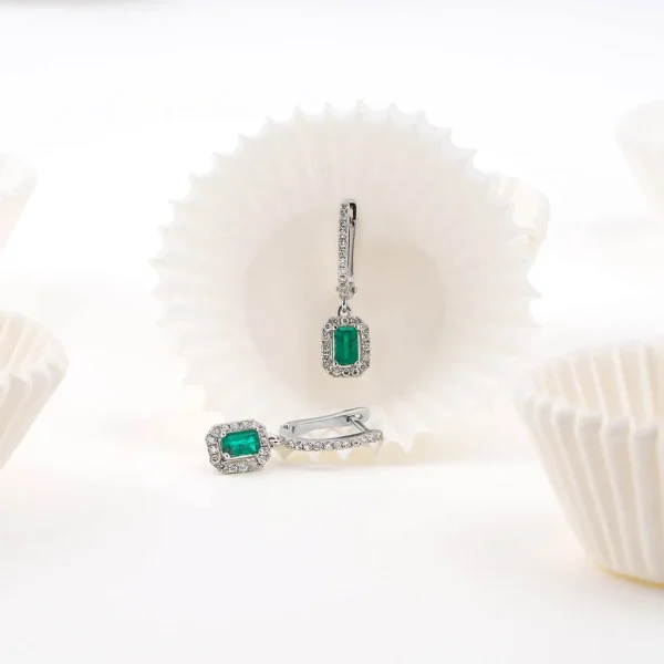 0.95 Carat Emerald Diamond Earrings (4)